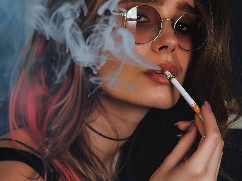 微信网名女生抽烟（微信网名女生抽烟头像）