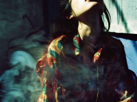 高冷霸气女头像抽烟；高冷霸气女头像抽烟动漫