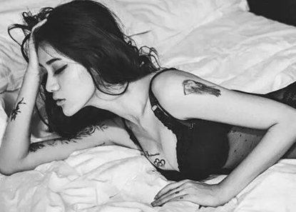 非主流很拽的女生qq个性昵称 老娘不拽怎能夺你心